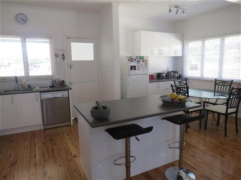 11 Saunders Street, Roma QLD 4455