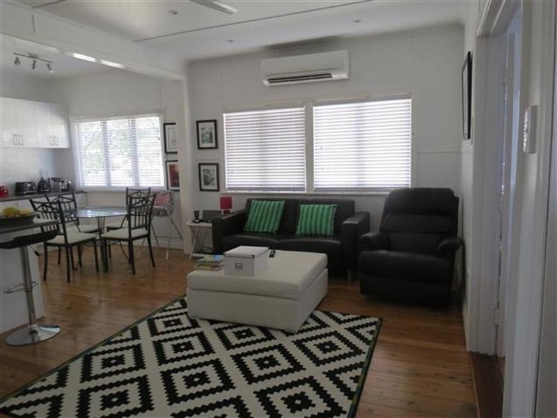 11 Saunders Street, Roma QLD 4455