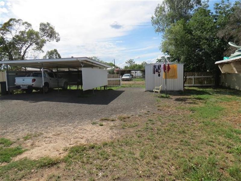 11 Saunders Street, Roma QLD 4455