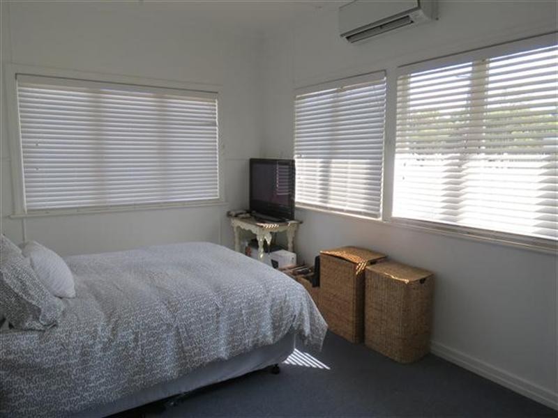 11 Saunders Street, Roma QLD 4455