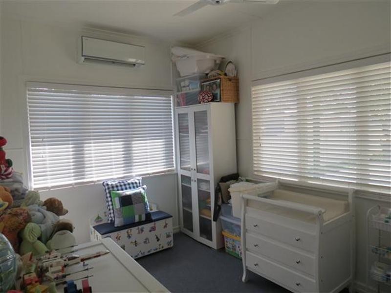11 Saunders Street, Roma QLD 4455