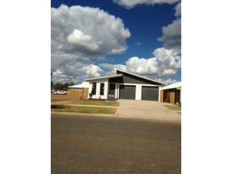 76A Currey Street, Roma QLD 4455