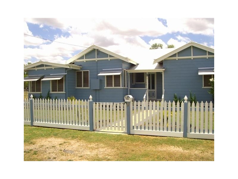 8 Lewis Street, Roma QLD 4455