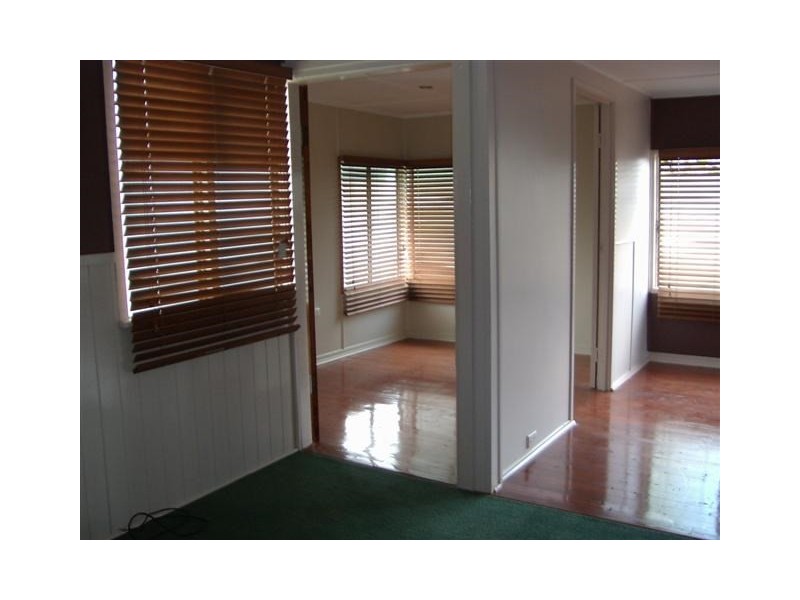 8 Lewis Street, Roma QLD 4455