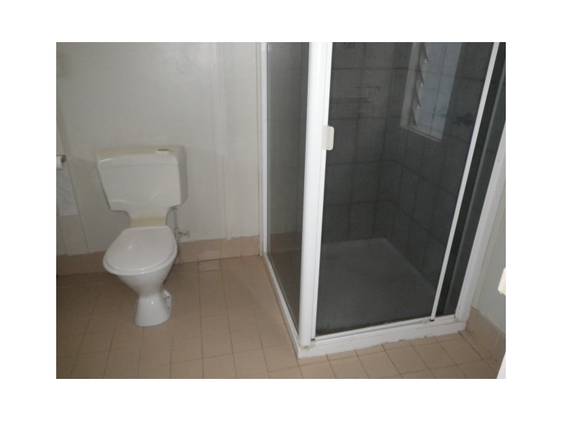 8 Lewis Street, Roma QLD 4455
