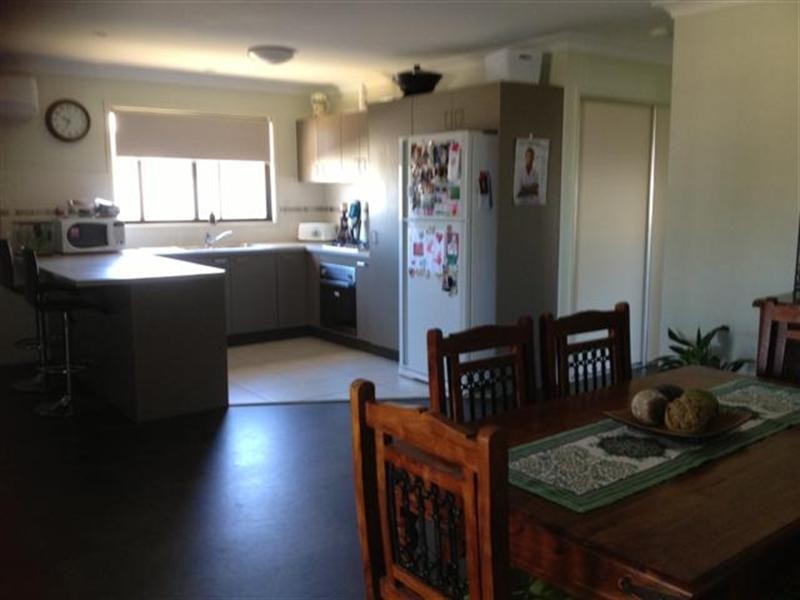 64 Hawthorne Street, Roma QLD 4455