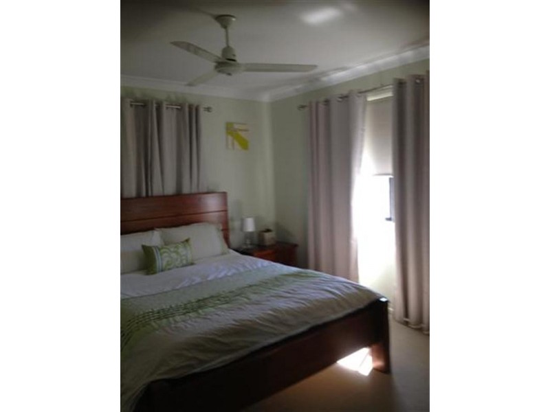 64 Hawthorne Street, Roma QLD 4455