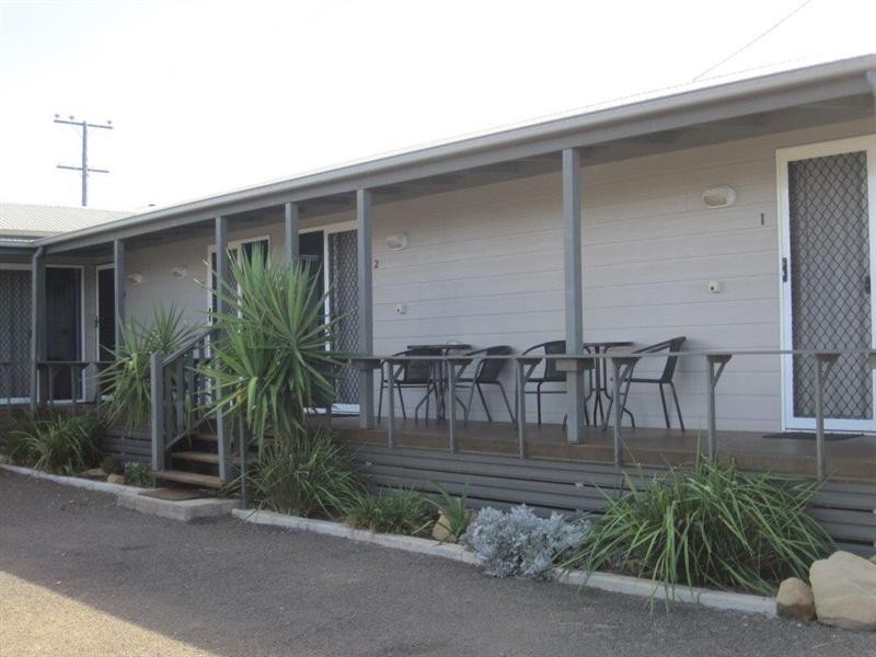 17-19 Station Street, Injune QLD 4454