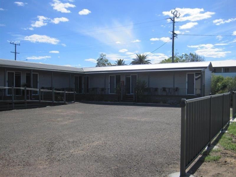 17-19 Station Street, Injune QLD 4454