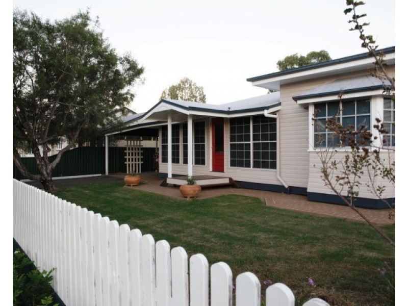 92 Miscamble Street, Roma QLD 4455