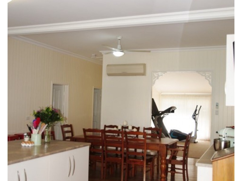 92 Miscamble Street, Roma QLD 4455