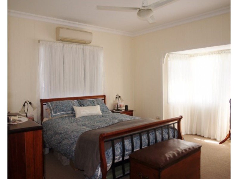 92 Miscamble Street, Roma QLD 4455