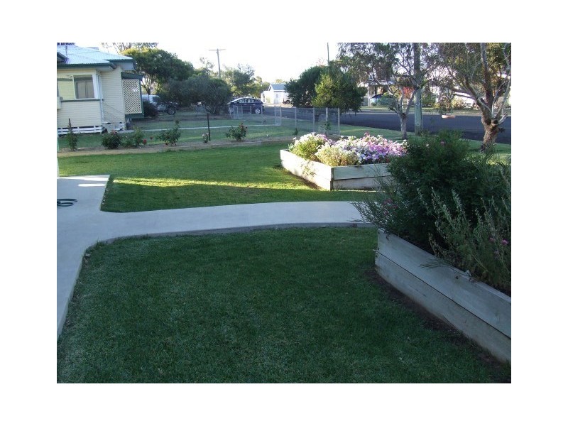 9 Eva Street, Roma QLD 4455