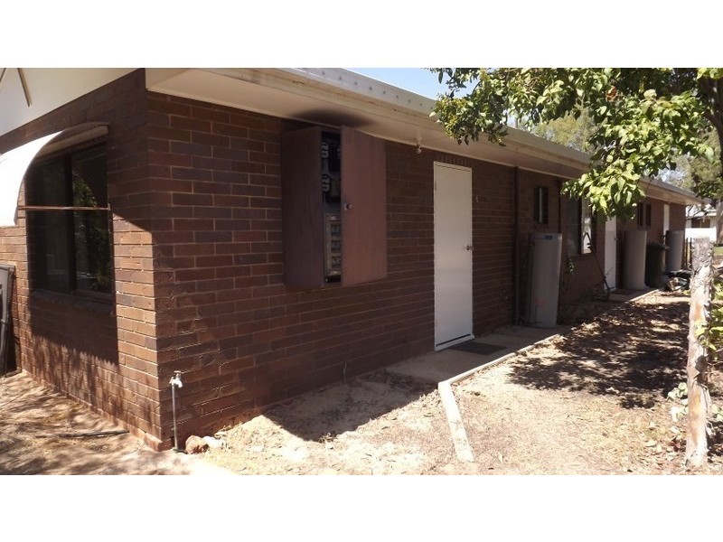 1/15 Roma Crescent, Roma QLD 4455