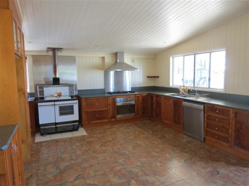 96 Chrystal Street, Roma QLD 4455