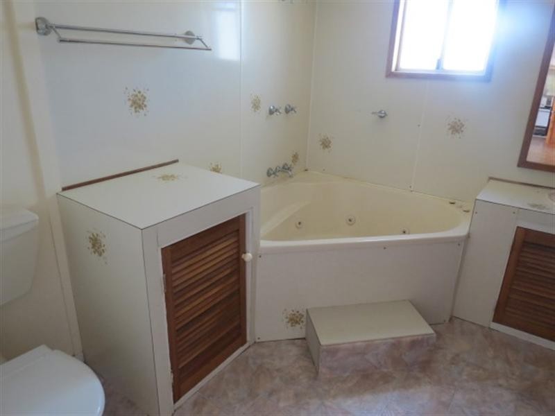 96 Chrystal Street, Roma QLD 4455