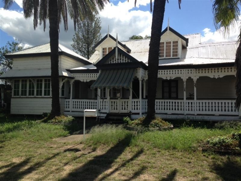 15 Alfred Street, Roma QLD 4455