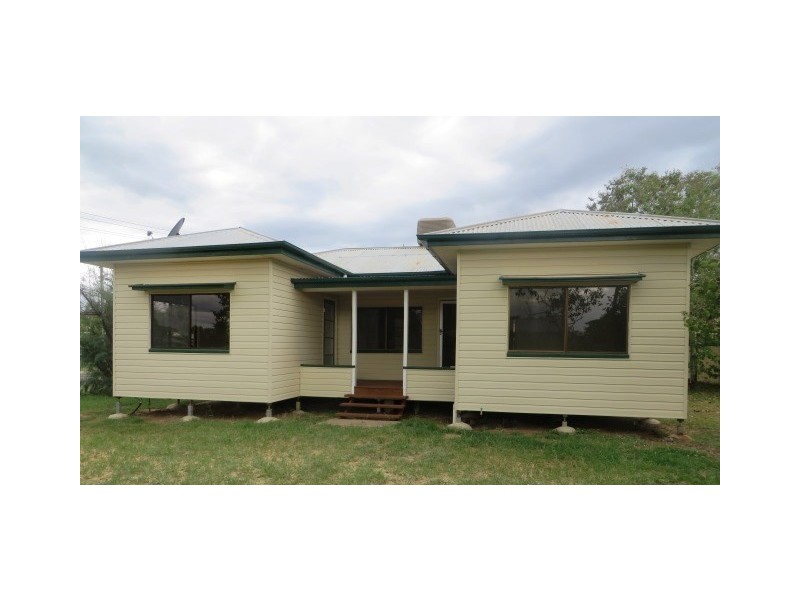 2 Saunders Street, Roma QLD 4455