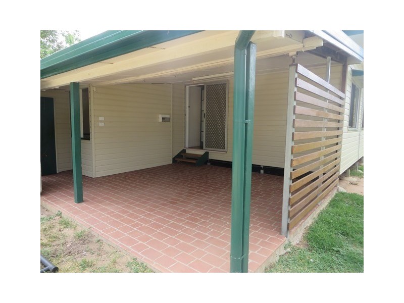 2 Saunders Street, Roma QLD 4455