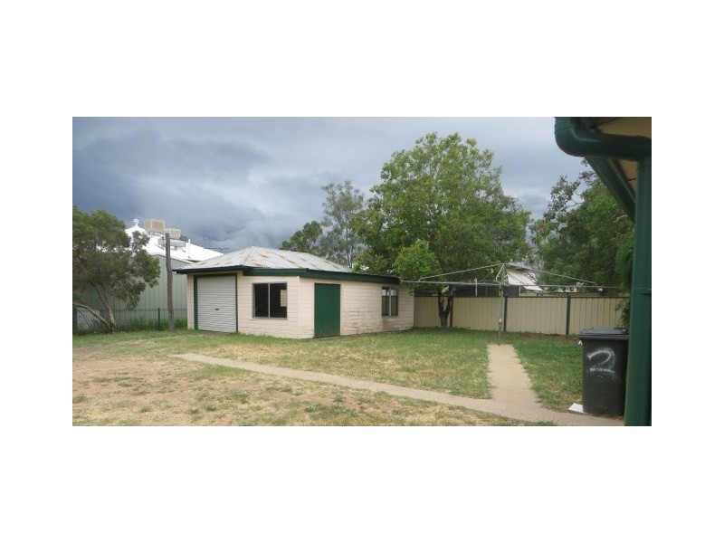 2 Saunders Street, Roma QLD 4455