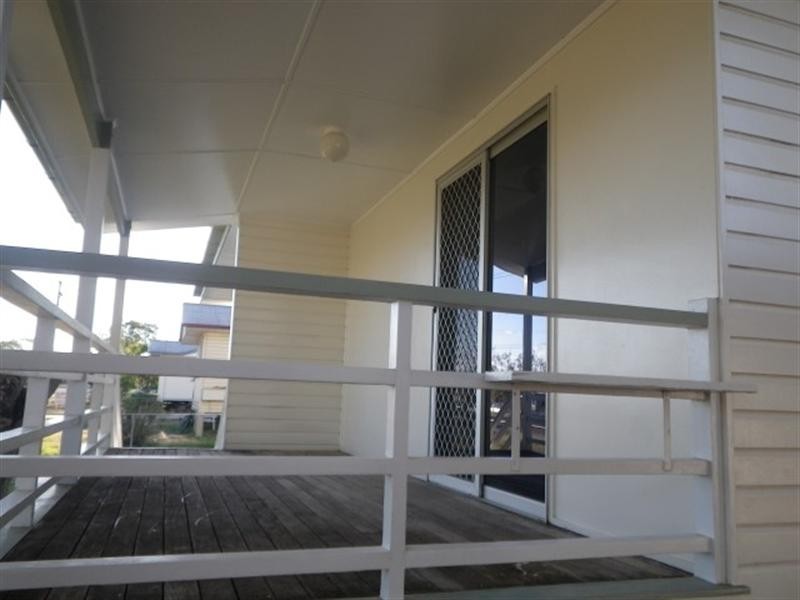 27 SOUTH Street, Roma QLD 4455