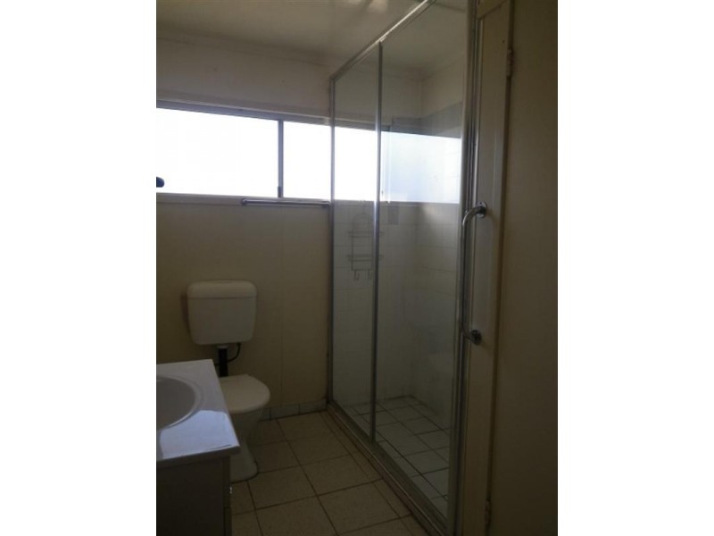 27 SOUTH Street, Roma QLD 4455