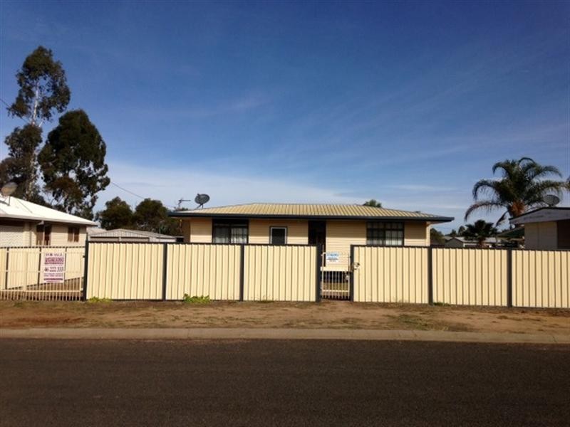 10 Derry Street, Roma QLD 4455