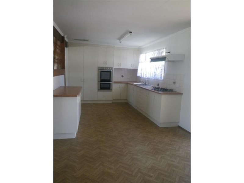 47 Taylor Street, Roma QLD 4455