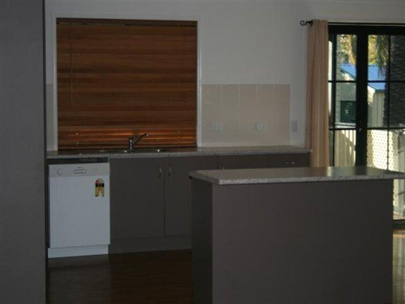 52 Raglan Street, Roma QLD 4455