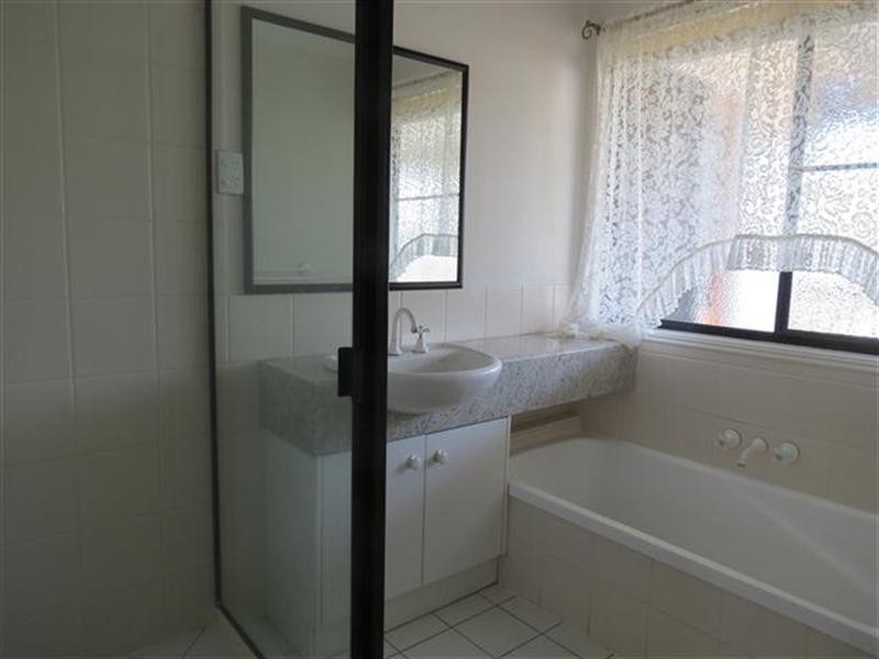 52 Raglan Street, Roma QLD 4455