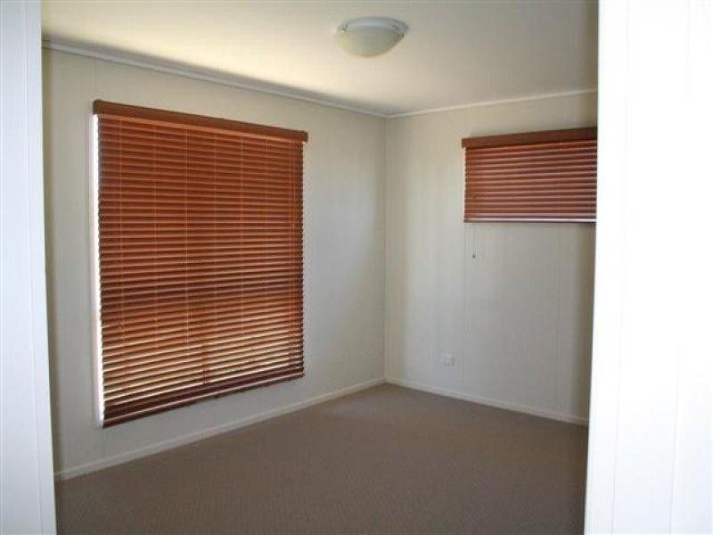 22 Luff Street, Roma QLD 4455