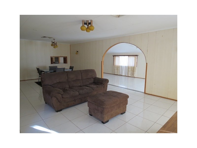 8 Martin Street, Roma QLD 4455