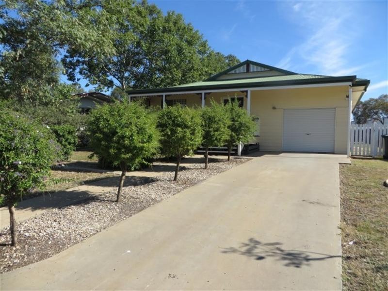 10 Alex Parade, Roma QLD 4455