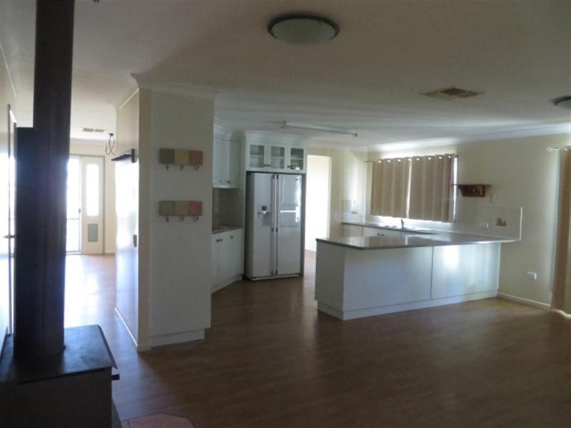 10 Alex Parade, Roma QLD 4455