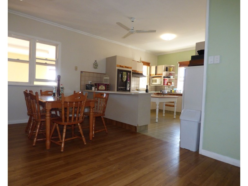 127 Clayton Road, Roma QLD 4455