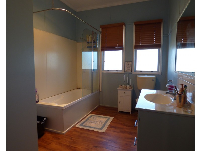 127 Clayton Road, Roma QLD 4455