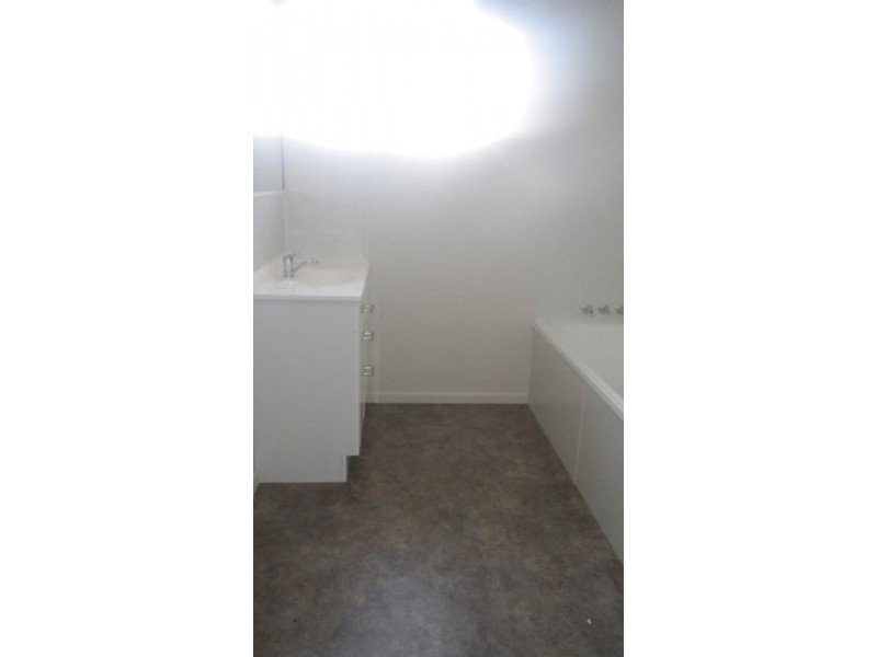 12 Luff Street, Roma QLD 4455