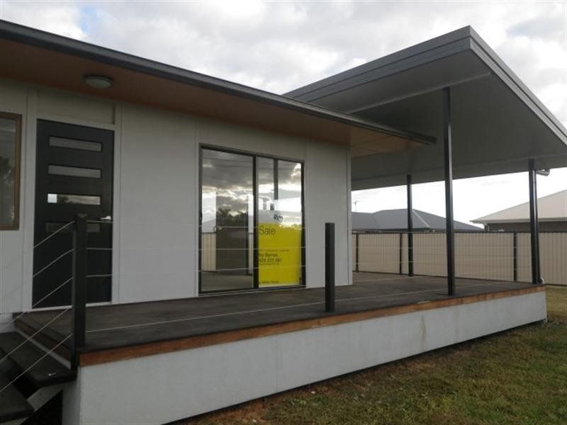 66 Taylor Street, Roma QLD 4455
