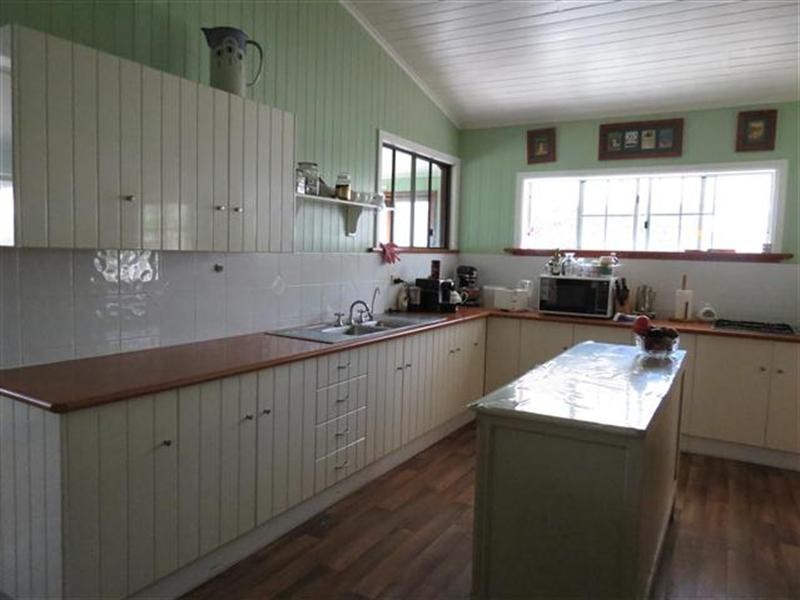 7 Timbury Street, Roma QLD 4455