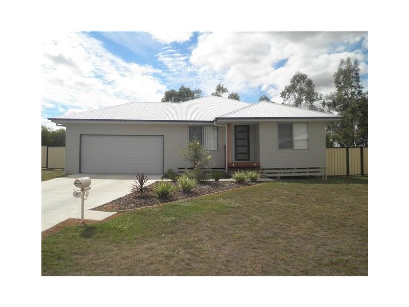 8 Tate Place, Roma QLD 4455