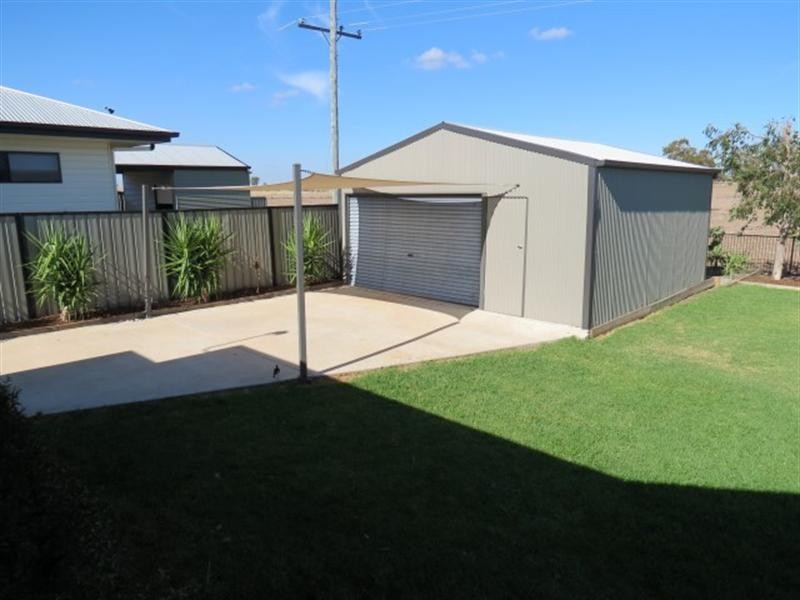 37 Robusta Drive, Roma QLD 4455