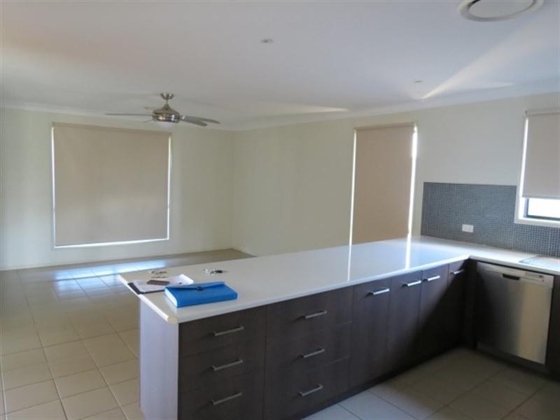 37 Robusta Drive, Roma QLD 4455