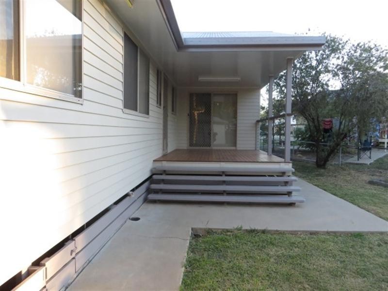 1 Bond Street, Roma QLD 4455