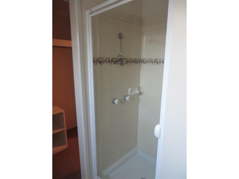 1 Bond Street, Roma QLD 4455