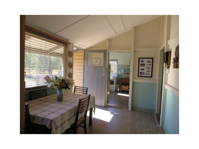 7 Garden Street, Yuleba QLD 4427