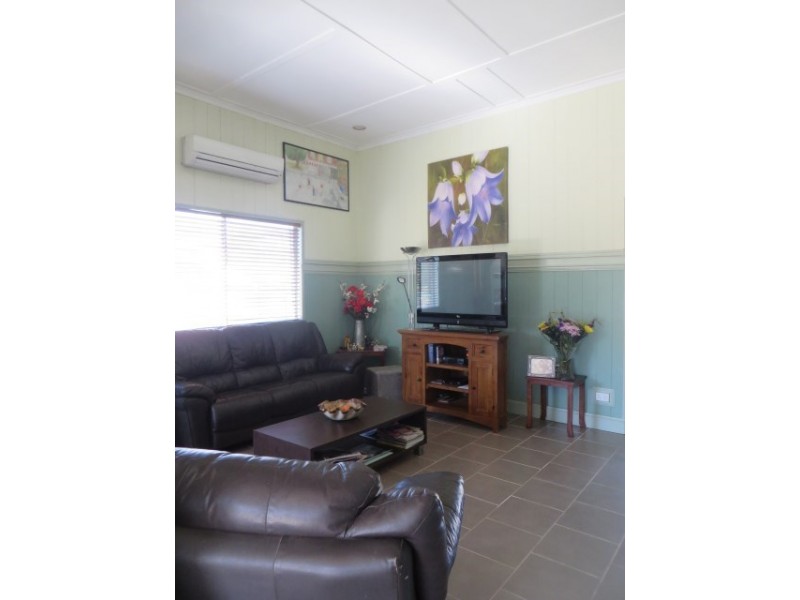 7 Garden Street, Yuleba QLD 4427