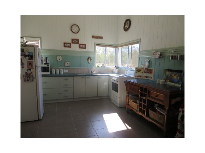 7 Garden Street, Yuleba QLD 4427