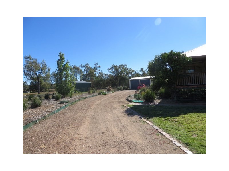 7 Garden Street, Yuleba QLD 4427