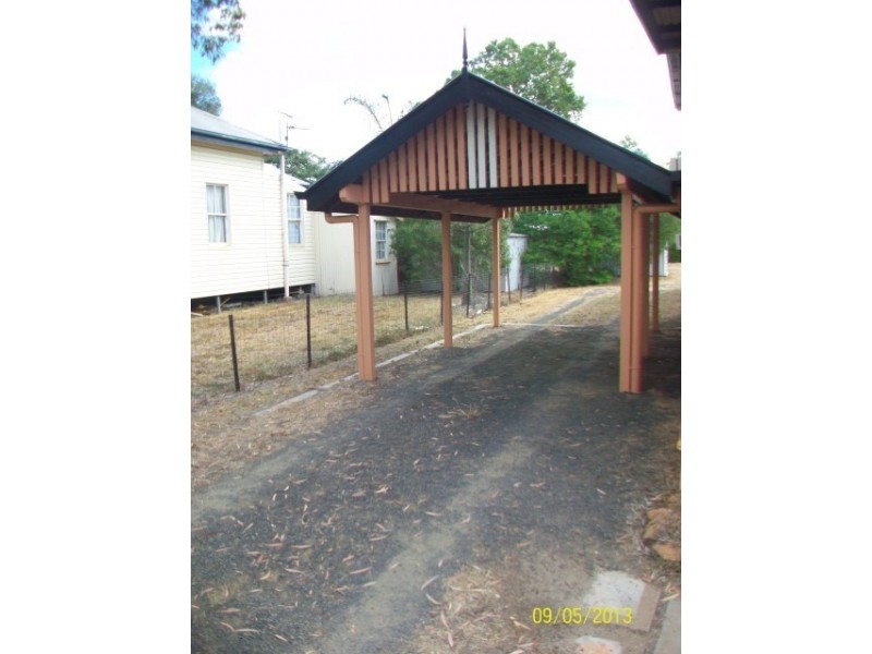 105 Charles Street, Roma QLD 4455