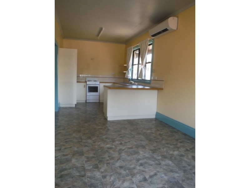 105 Charles Street, Roma QLD 4455